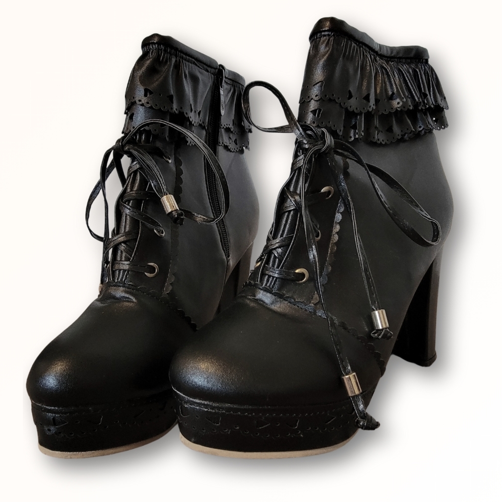 NWOT Gothic Ankle Boots Lolita Style With Ruffles Chunky Heel Platform Booties
